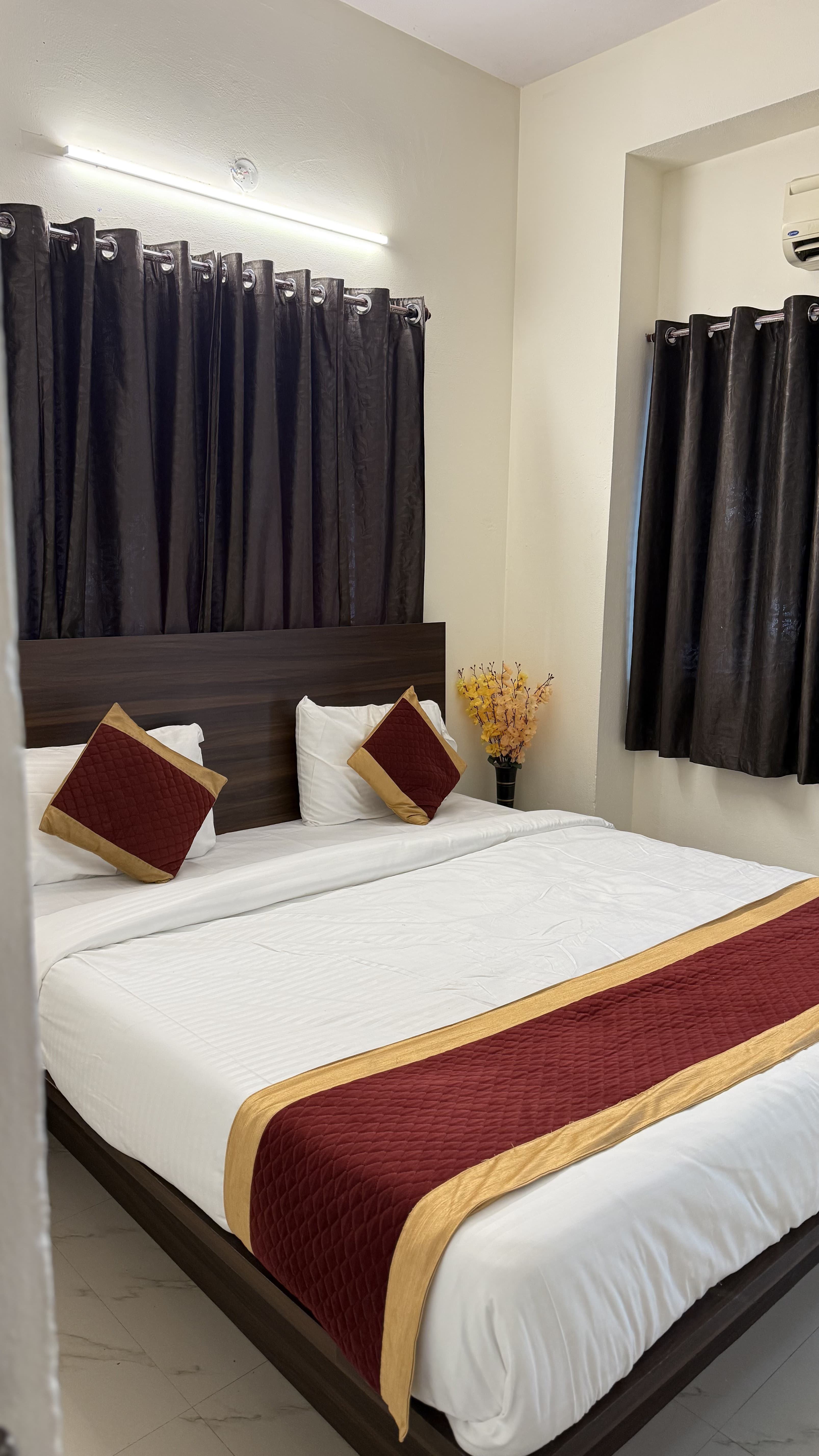 Royal Group Hotels Premium Service View 3