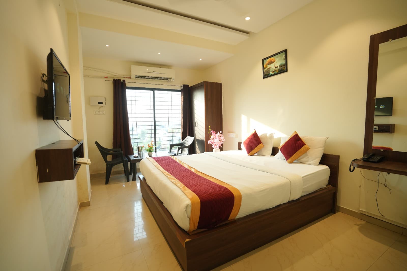 Gallery Image 7 - Premium accommodation details at Royal Group Hotels Nagpur