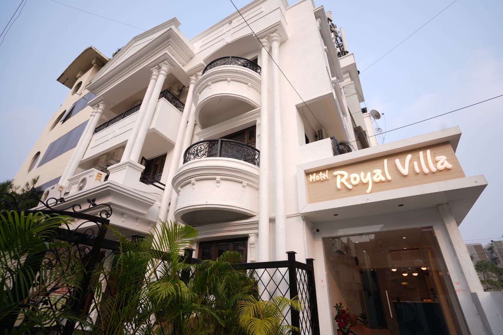 Gallery Image 26 - Premium accommodation details at Royal Group Hotels Nagpur